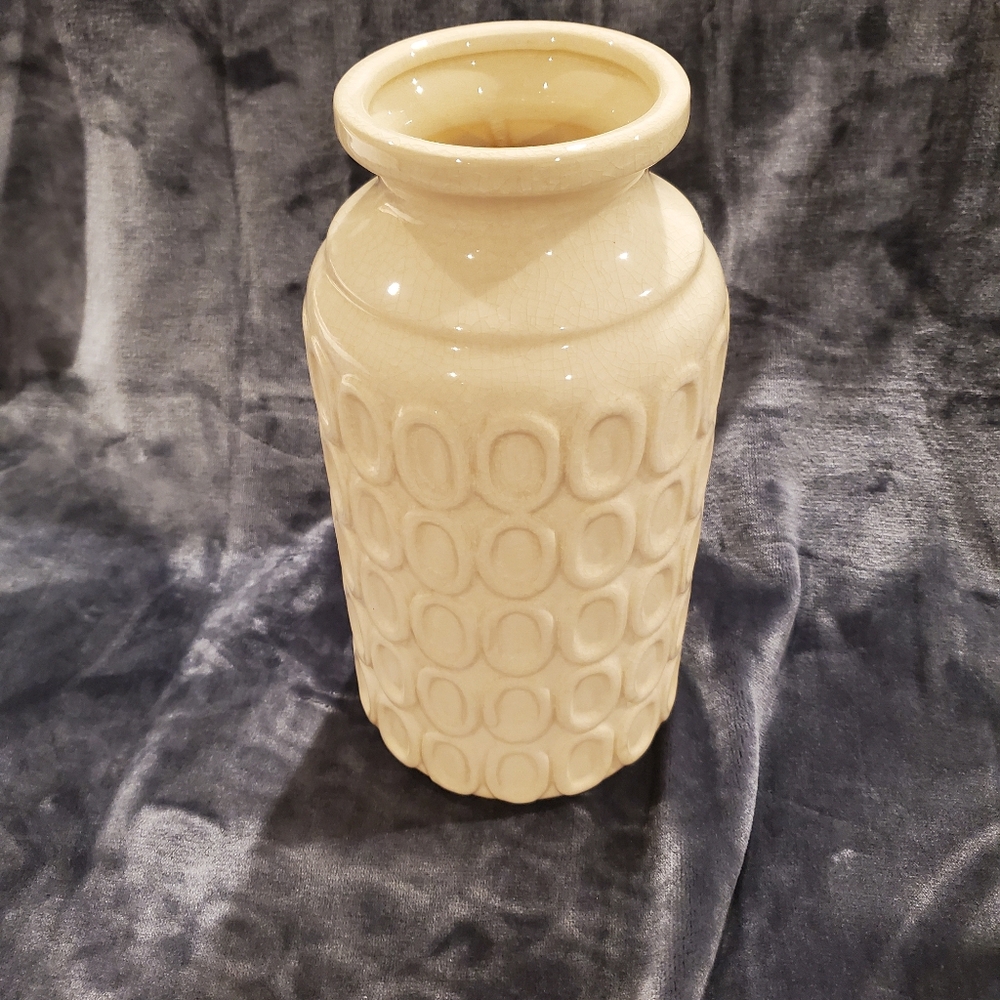 Elegant Cream Textured Vase